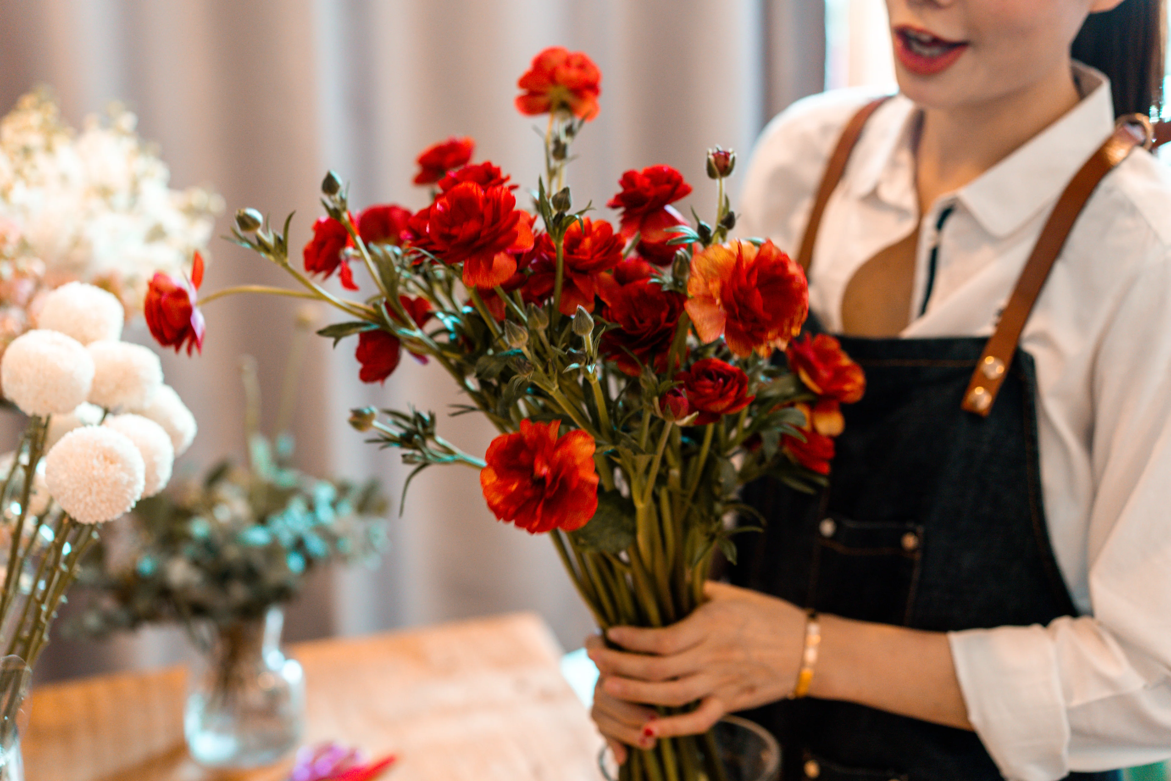 Step into the World of Floristry with MirthBloomumus Expert-Led Courses